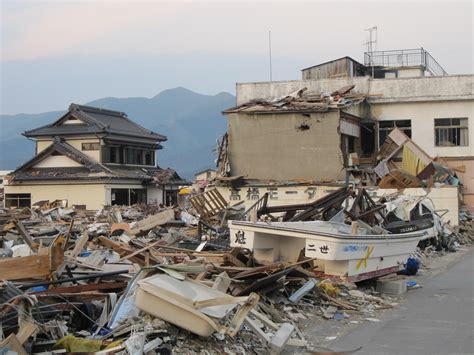 Die Auswirkung des 2011er Tōhoku-Erdbebens auf die Karriere von Designer Botsch Sato